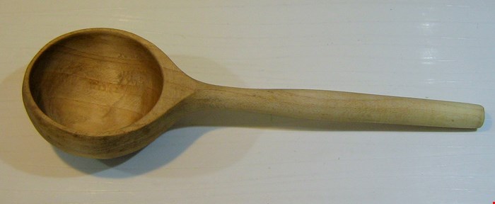 ملاقه چوبی ساده